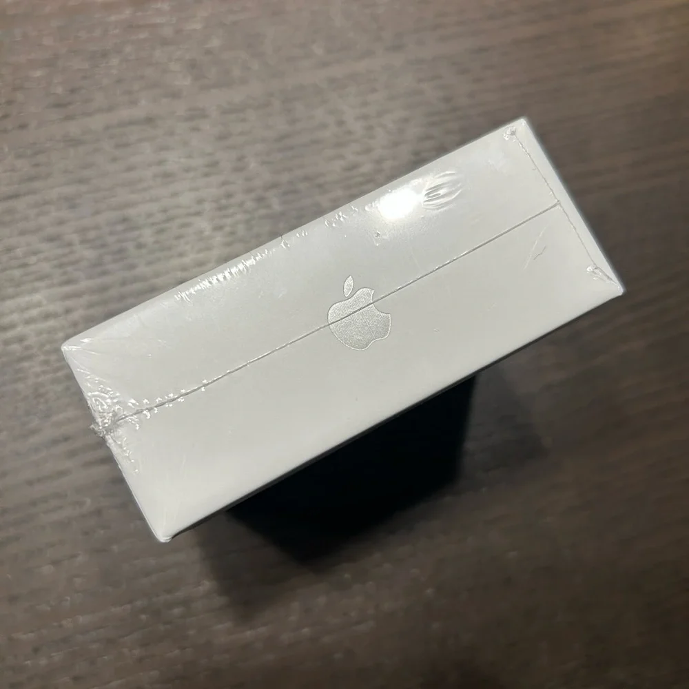 Apple Gen 4 Wireless Earbuds in White